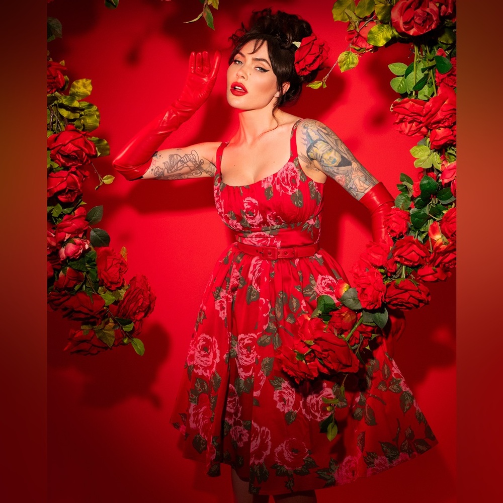 Vixen by Micheline Pitt Ingenue Swing Dress in Vintage Red Rose Print 3X - Picture 2 of 16